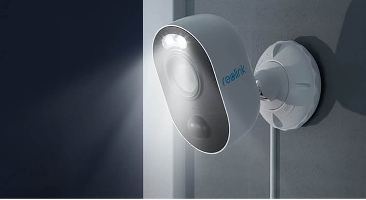 Why The Reolink Lumus IP Camera Can Be Your Ultimate Best Friend?